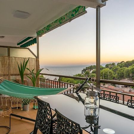 Beach Front Retro Hideaway In Salou Zewnętrze zdjęcie