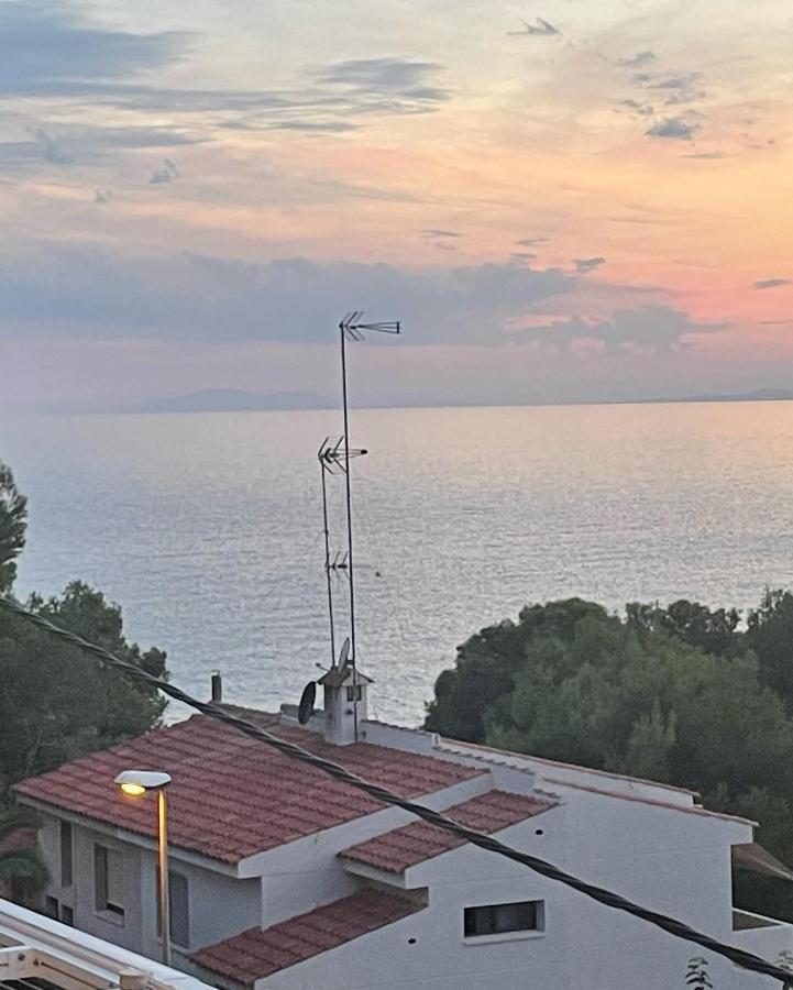 Beach Front Retro Hideaway In Salou Zewnętrze zdjęcie
