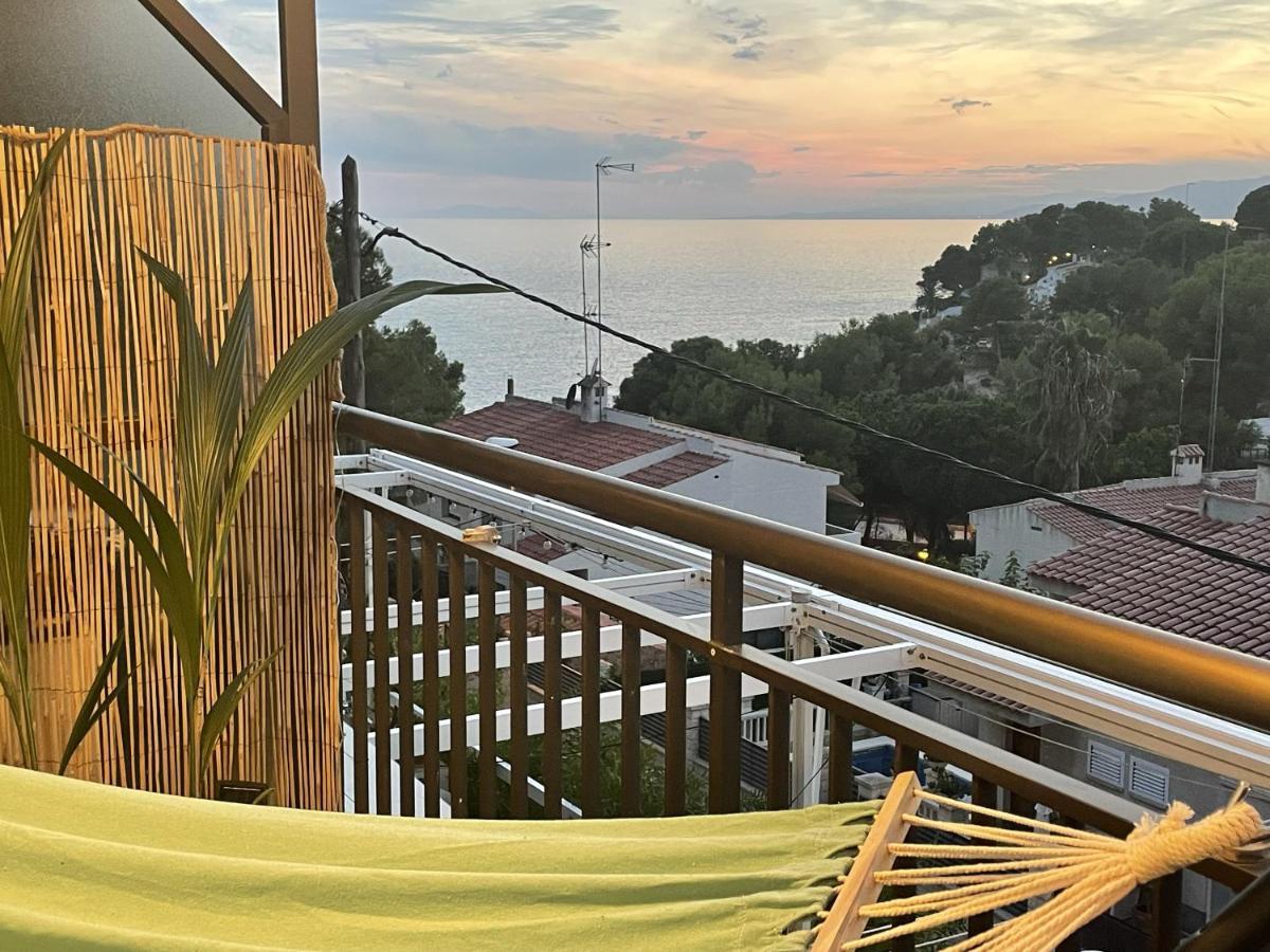 Beach Front Retro Hideaway In Salou Zewnętrze zdjęcie