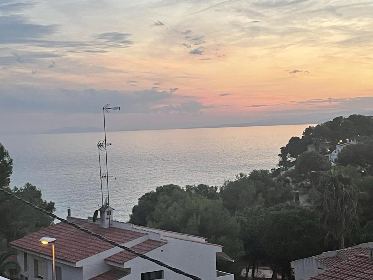 Beach Front Retro Hideaway In Salou Zewnętrze zdjęcie